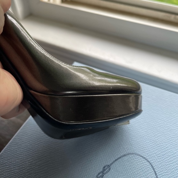 PRADA gunmental pumps - never worn - NIB - Picture 8 of 9